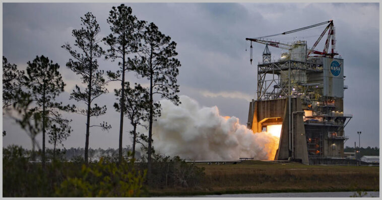 NASA, Aerojet Rocketdyne Complete Initial Test of Redesigned RS-25 Space Launch System Engine - top government contractors - best government contracting event